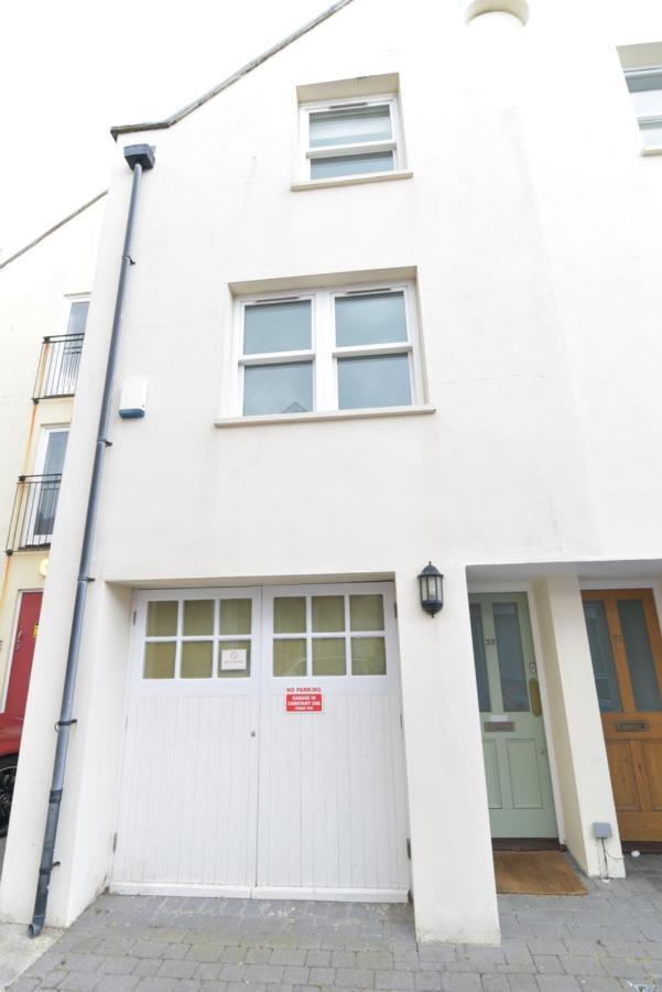 Beach Central With Allocated Parking And Patio Brighton Екстериор снимка