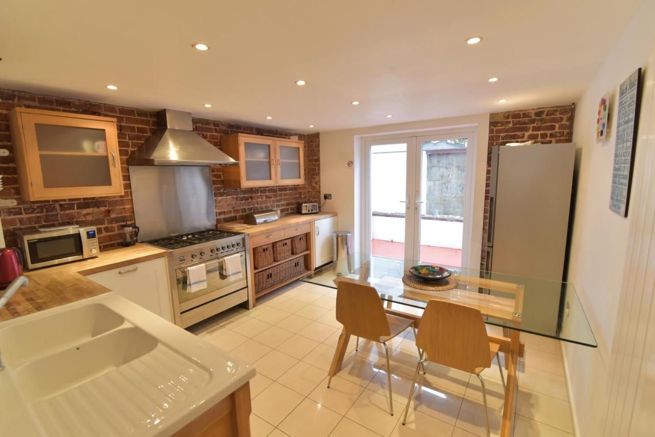 Beach Central With Allocated Parking And Patio Brighton Екстериор снимка